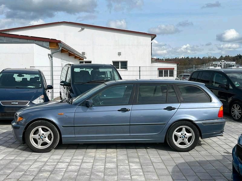Gebraucht BMW 318 143 PS (105 kW) 2003 Blau Kombi