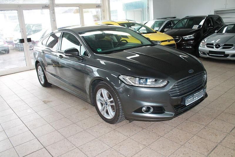 Gebraucht Ford Mondeo Titanium 150 PS (110 kW) 2017 Grau Limousine