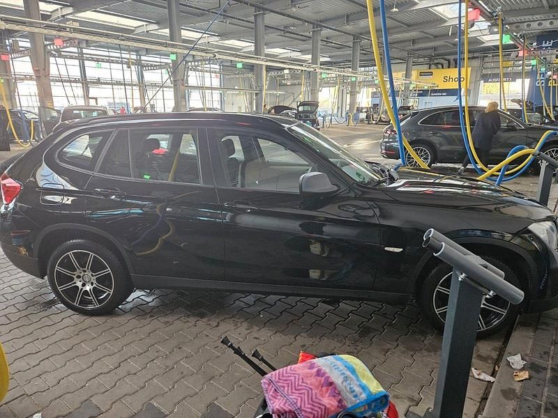 Gebraucht BMW X1 150 PS (110 kW) 2011 Schwarz SUV