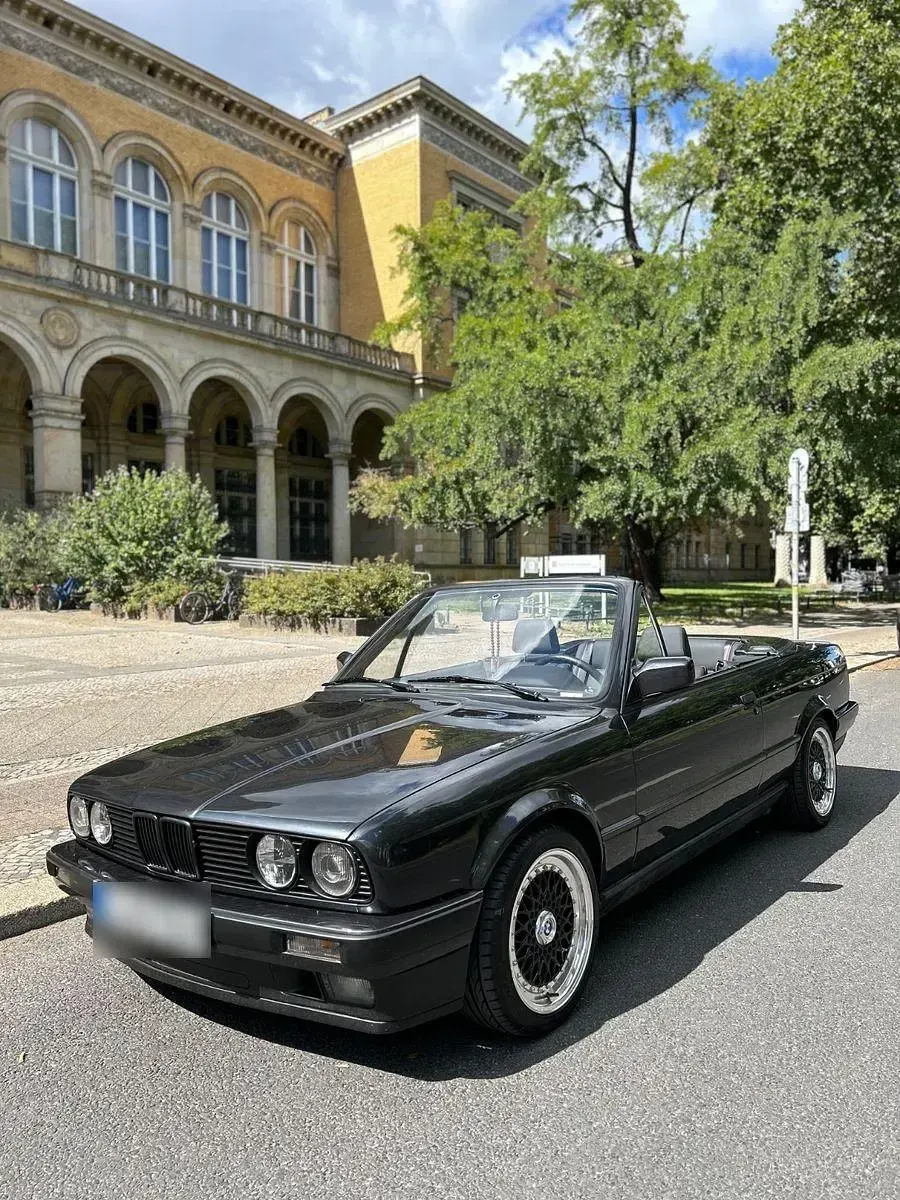 Gebraucht BMW 325 Cabriolet 193 PS (141 kW) 1991 Schwarz Cabrio