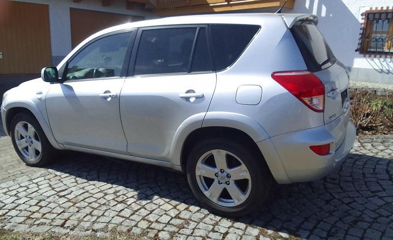 Gebraucht Toyota RAV4 Executive 177 PS (130 kW) 2006 Silber SUV