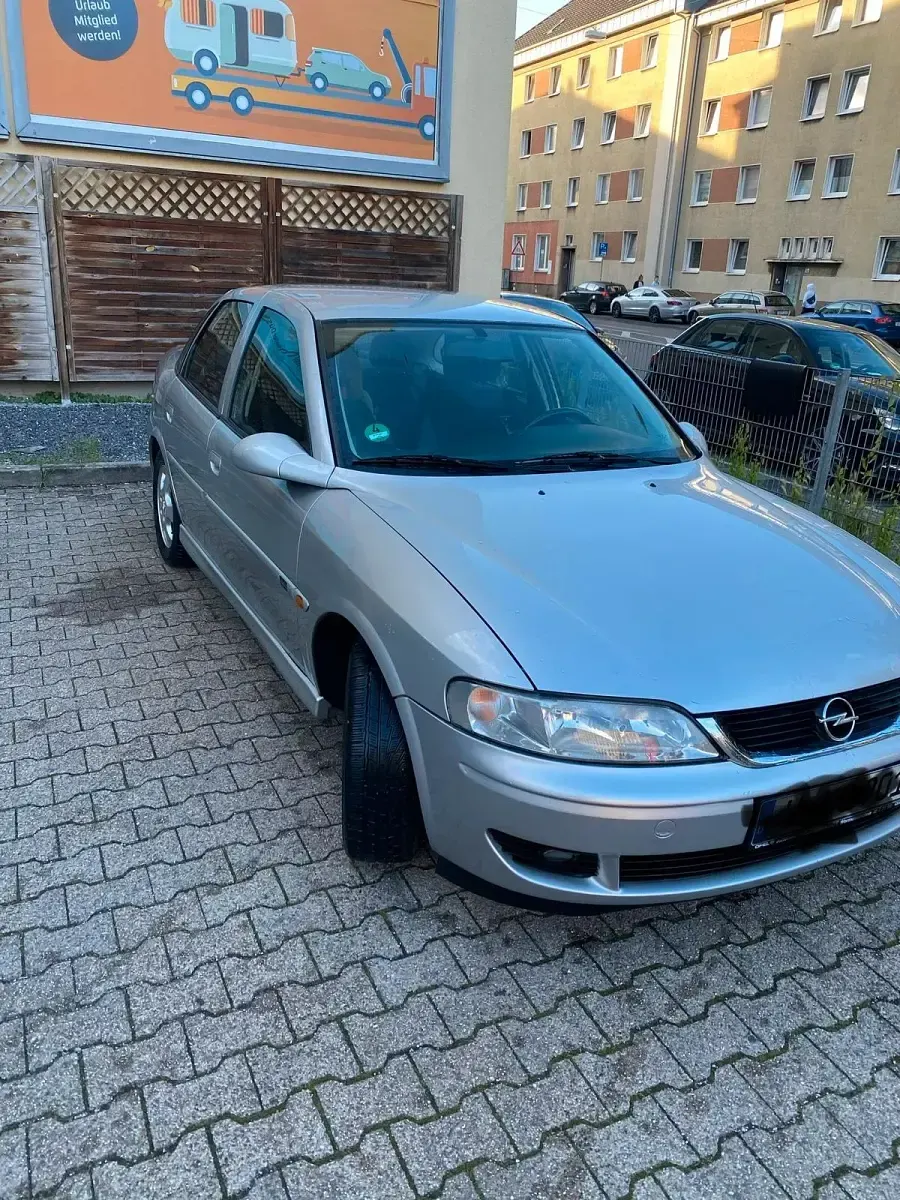 Gebraucht Opel Vectra 123 PS (90 kW) 2001 Silber Limousine
