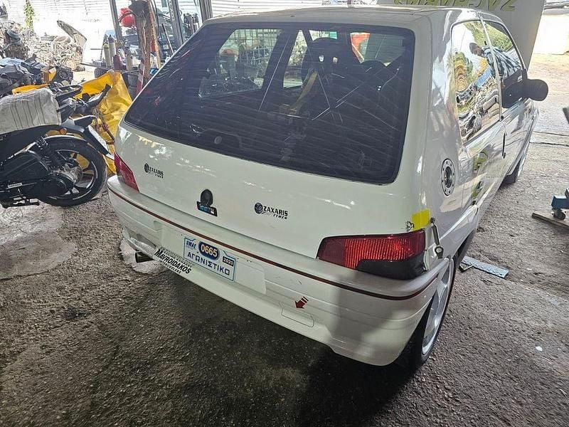 Gebraucht Peugeot 106 136 PS (100 kW) 1995 Weiß Kleinwagen