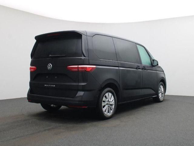 Gebraucht VW Multivan Life 150 PS (110 kW) 2025 Deep black perleffekt Van