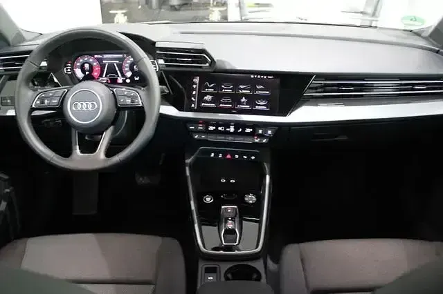 Gebraucht Audi A3 S-Line 150 PS (110 kW) 2025 Gletscherweiss Kombi