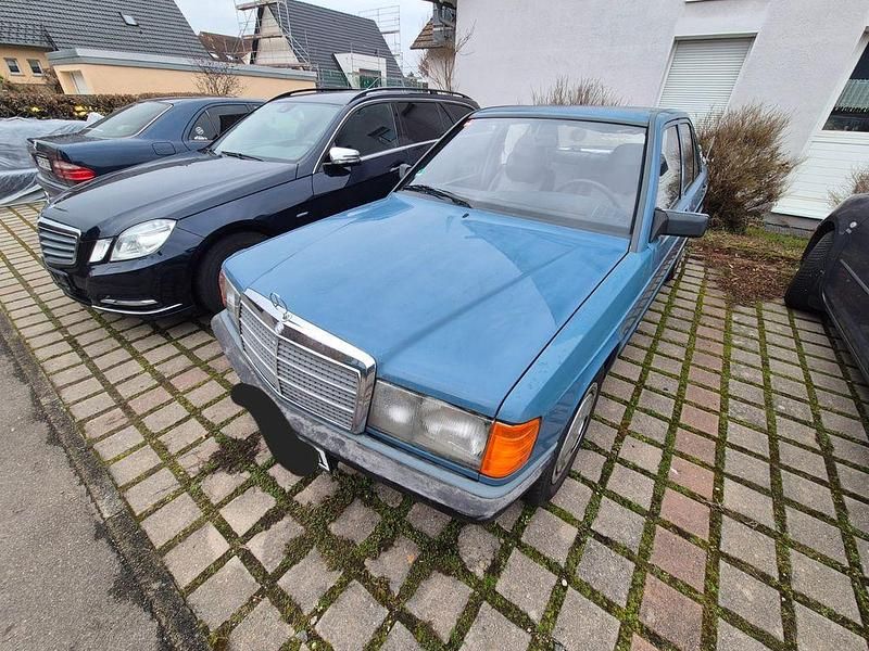 Gebraucht Mercedes 190 122 PS (89 kW) 1983 Blau Limousine