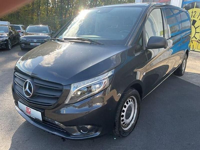 Grau Gebraucht 2020 Mercedes Vito Van / Kleinbus | 41.990 € (Fairer Preis) - Bild 1/4