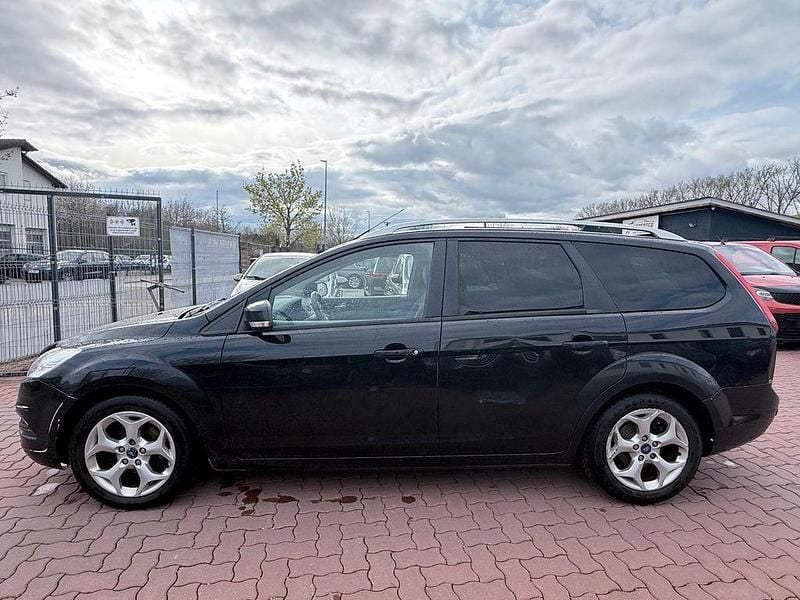 Gebraucht Ford Focus Viva 109 PS (80 kW) 2011 Schwarz Limousine