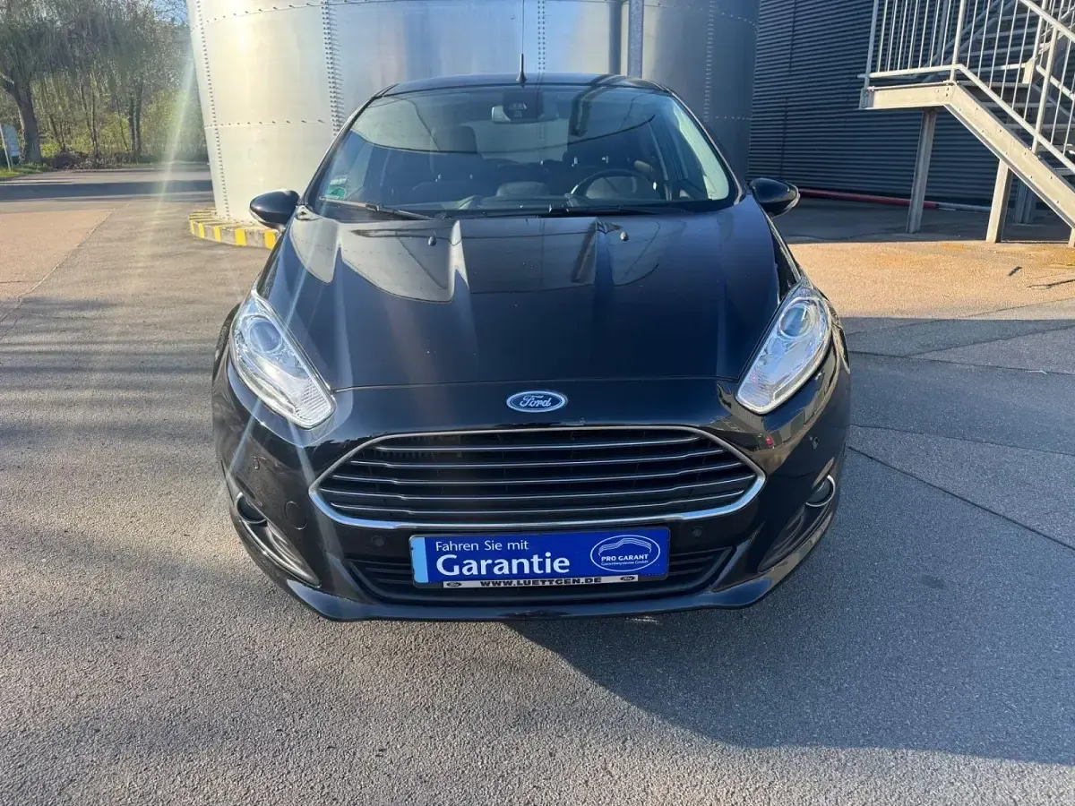 Usata Ford Fiesta Titanium 101 CV (74 kW) 2016 Nero Utilitaria