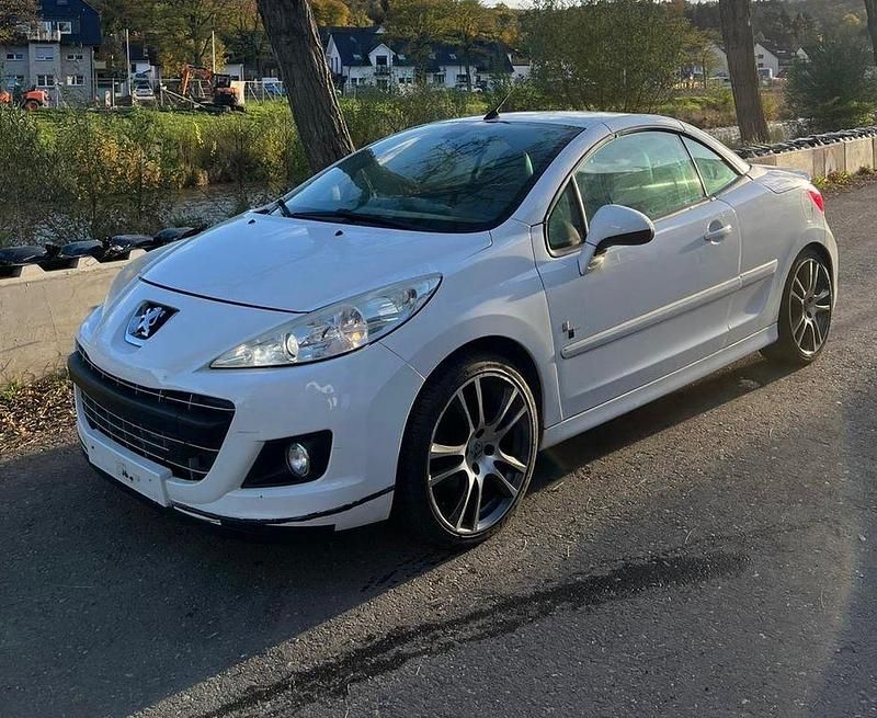 Weiß Gebraucht 2011 Peugeot 207 CC Cabrio | 2.099 € (Superpreis) - Bild 1/4