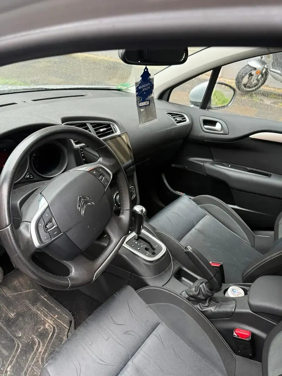 Used Citroën C4 120 HP (88 kW) 2013 Silver Hatchback