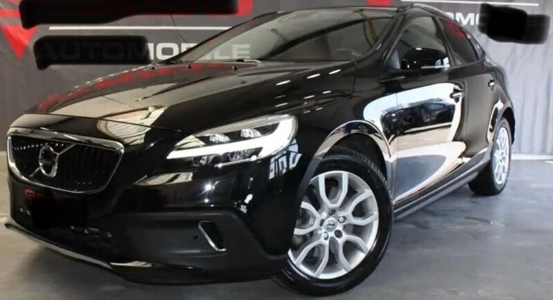 Schwarz Gebraucht 2018 Volvo V40 CC Kombi | 19.100 € (Fairer Preis) - Bild 1/4