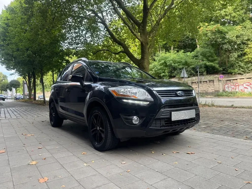 Gebraucht Ford Kuga Individual 140 PS (102 kW) 2012 Schwarz SUV