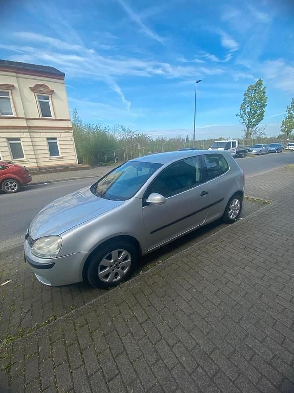 Gebraucht VW Golf V 75 PS (55 kW) 2004 Silber Kleinwagen