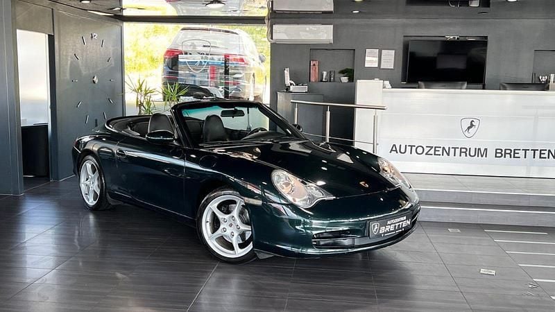 Tannengrün metal. Gebraucht 2002 Porsche 911 Carrera 4 Cabriolet Cabrio | 37.900 € (Fairer Preis) - Bild 1/3