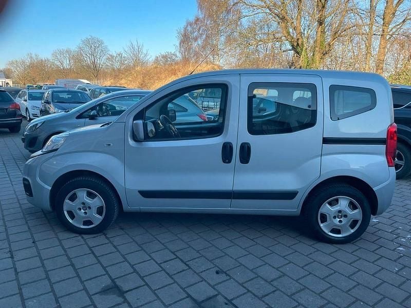 Gebraucht Fiat Qubo Lounge 77 PS (56 kW) 2018 Silber Van / Kleinbus