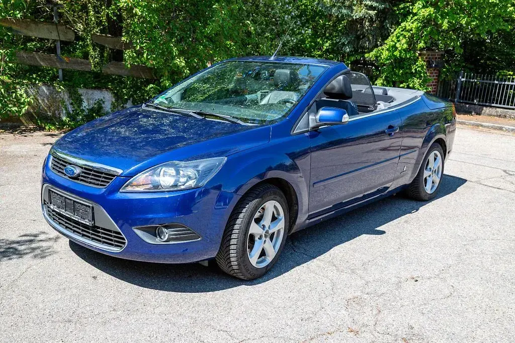 Gebraucht Ford Focus Cabriolet Titanium 145 PS (106 kW) 2009 Blau Cabrio