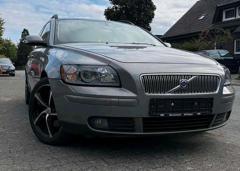 Gebraucht 2004 Volvo V50 Kombi | 2.300 € (Etwas zu teuer) - Bild 1/4