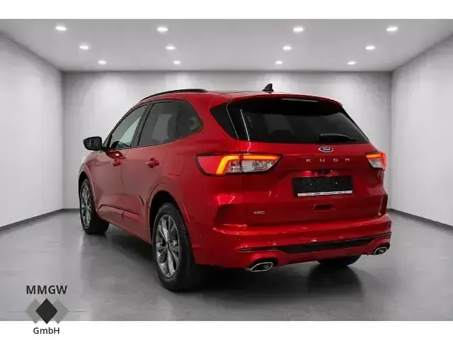 Usado Ford Kuga ST-Line X 190 HP (139 kW) 2021 Vermelho SUV