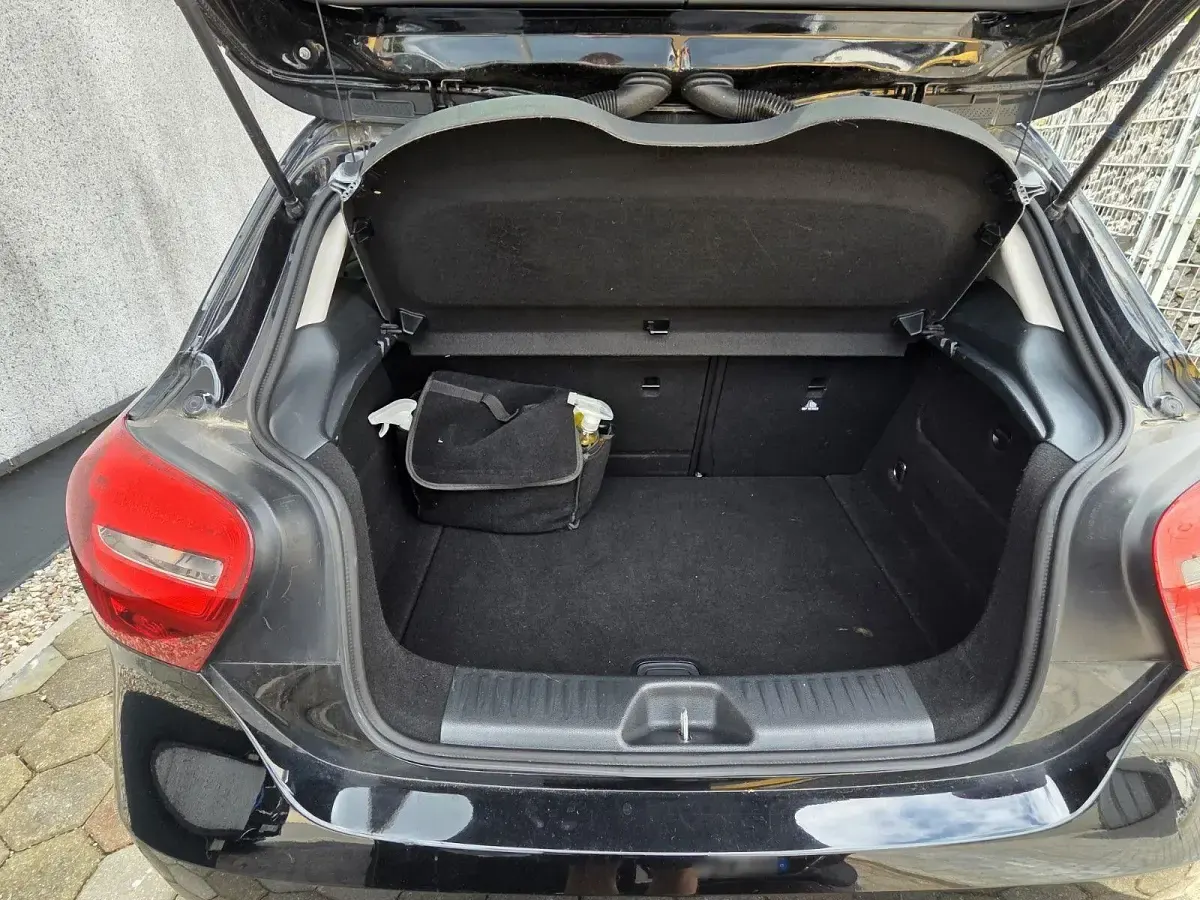 Gebraucht Mercedes A160 102 PS (75 kW) 2016 Schwarz Kleinwagen