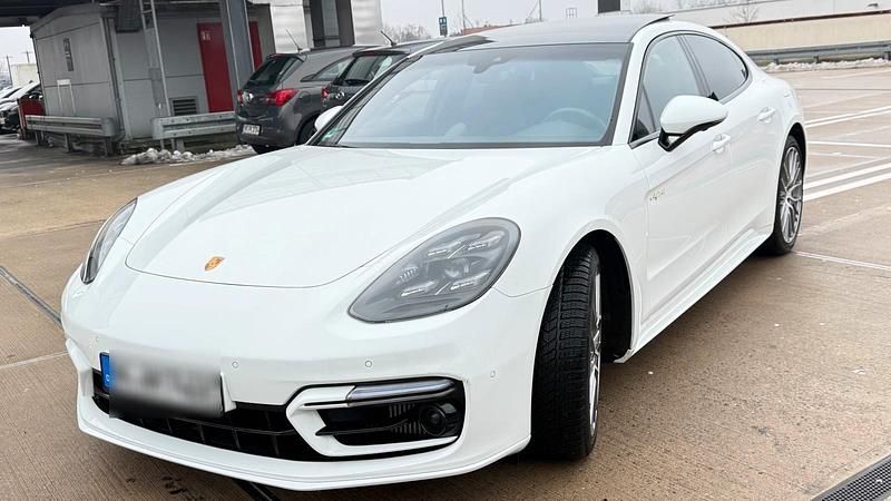 Gebraucht Porsche Panamera 560 PS (411 kW) 2021 Weiß Limousine