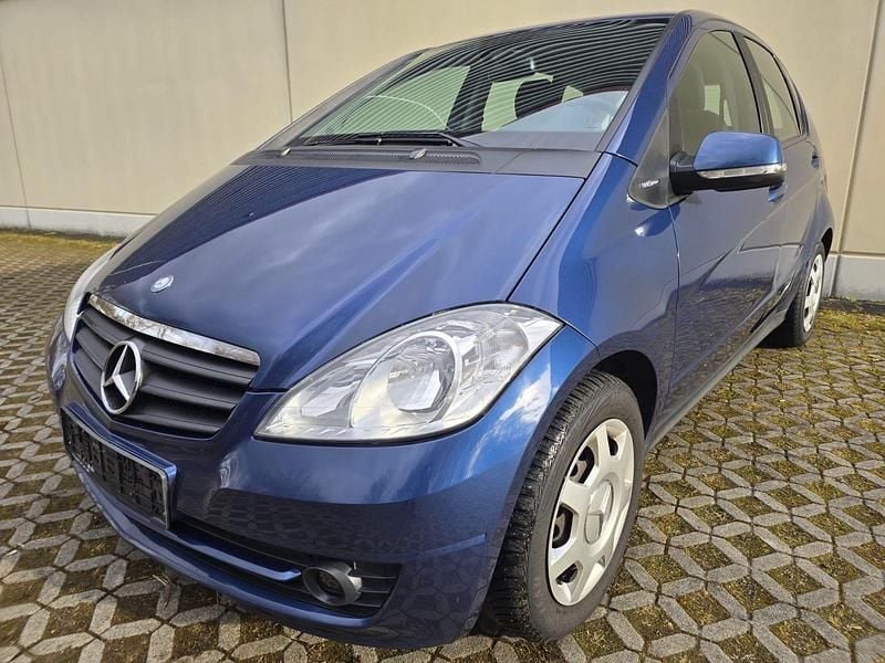 Gebraucht Mercedes A160 95 PS (69 kW) 2012 Blau Kleinwagen
