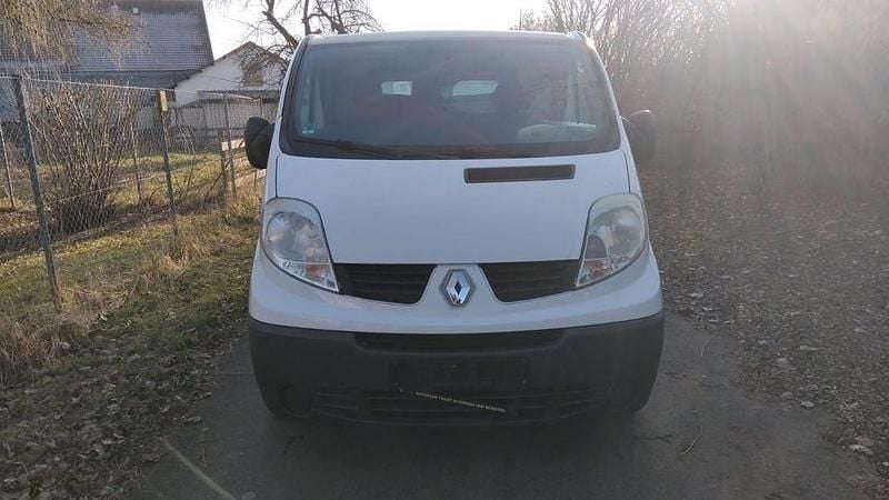 Weiß Gebraucht 2012 Renault Trafic Van / Kleinbus | 2.999 € (Superpreis) - Bild 1/4
