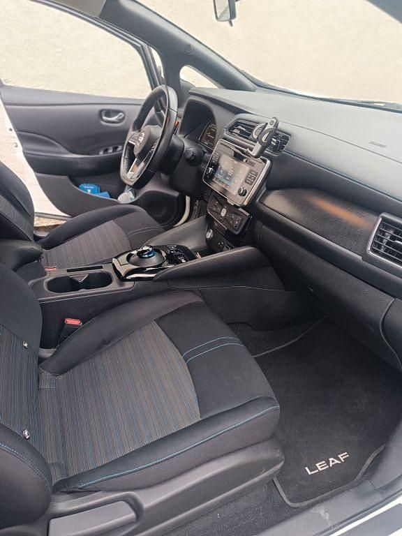 Gebraucht Nissan Leaf Acenta 110 kW (150 PS) 2018 Weiß Kleinwagen