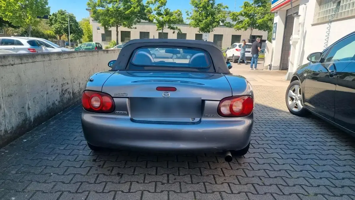 Gebraucht Mazda MX5 95 PS (69 kW) 2000 Silber Cabrio