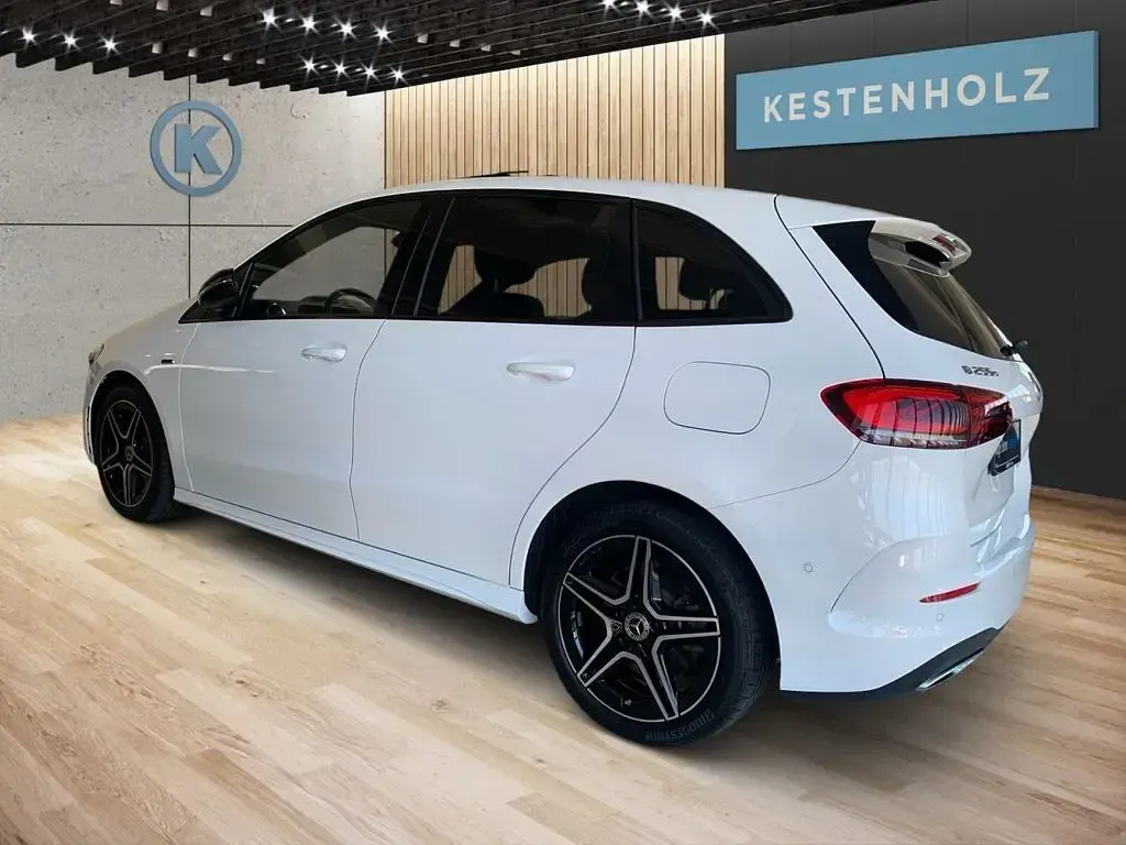 Gebraucht Mercedes B250e AMG line 160 PS (117 kW) 2021 Polarweiß uni Kleinwagen