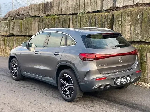 Gebraucht Mercedes EQA250 Advanced 150 kW (204 PS) 2022 Grau SUV