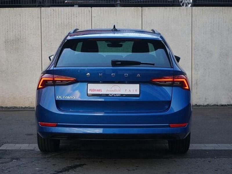 Gebraucht Skoda Octavia 150 PS (110 kW) 2022 Blau Kombi
