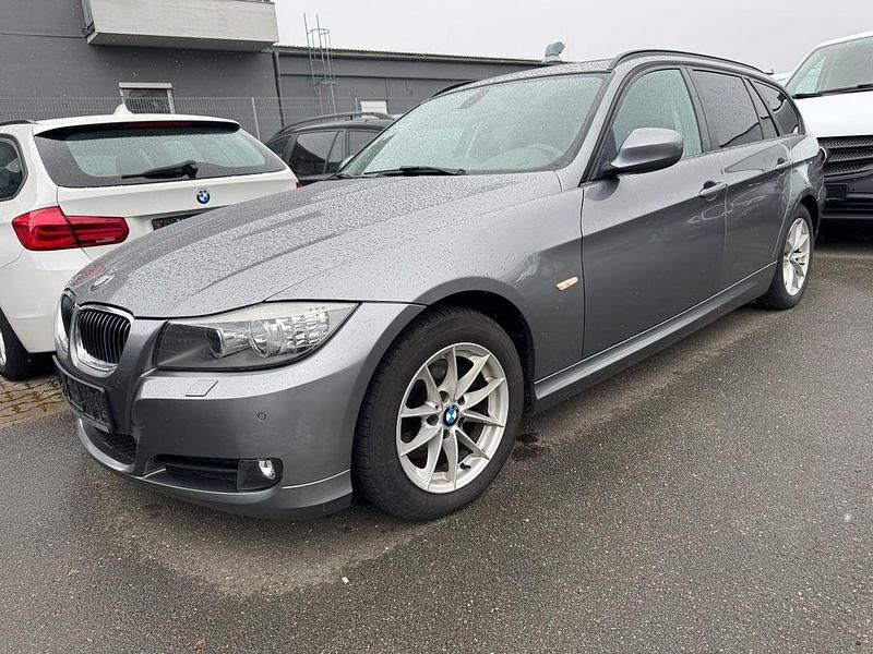 Gebraucht BMW 320 184 PS (135 kW) 2011 Grau Limousine
