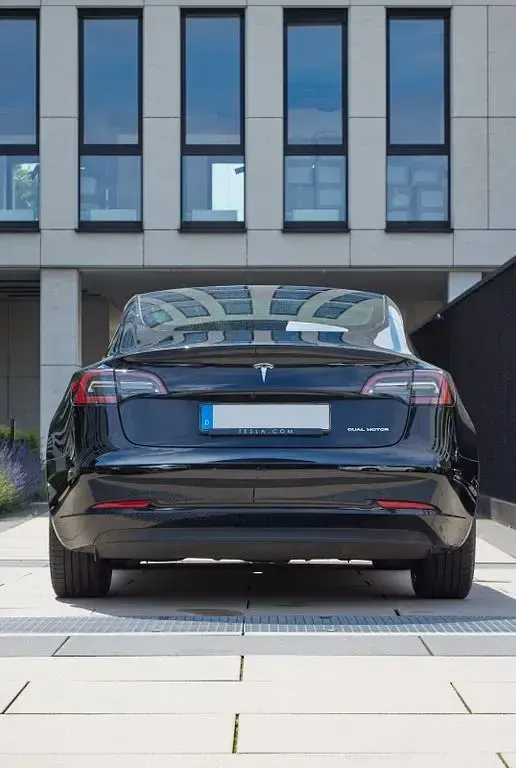 Gebraucht Tesla Model 3 Long Range RWD 147 kW (201 PS) 2022 Schwarz Limousine