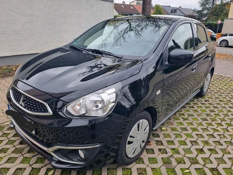 Schwarz Gebraucht 2016 Mitsubishi Space Star Diamant Edition Limousine | 4.999 € (Guter Preis) - Bild 1/4