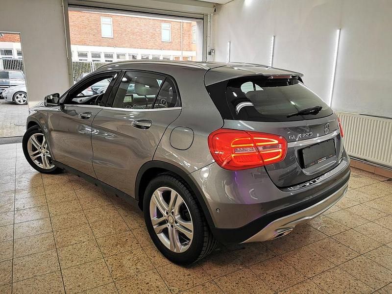 Gebraucht Mercedes GLA220 170 PS (125 kW) 2015 Grau SUV
