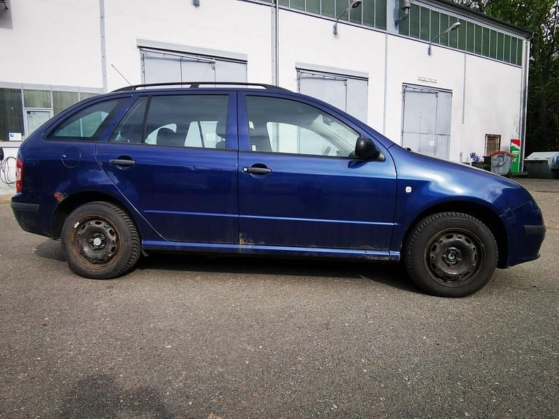 Second-hand Skoda Fabia 2005 Albastru Break