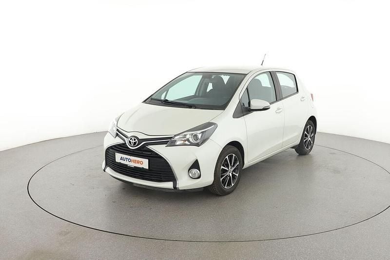 Weiß Gebraucht 2015 Toyota Yaris Comfort Limousine | 10.170 € (Fairer Preis) - Bild 1/3