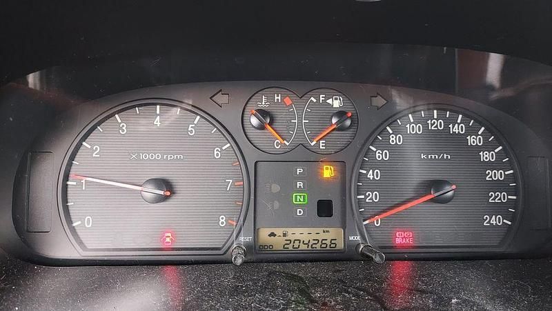 Grau Gebraucht 2003 Hyundai Sonata GLS Limousine | 1.700 € - Bild 1/4