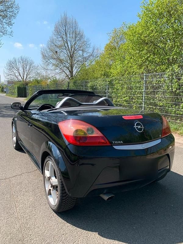 Gebraucht Opel Tigra 125 PS (91 kW) 2006 Schwarz Cabrio