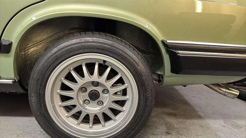 Grün Gebraucht 1980 Audi 200 Limousine | 29.999 € - Bild 1/4