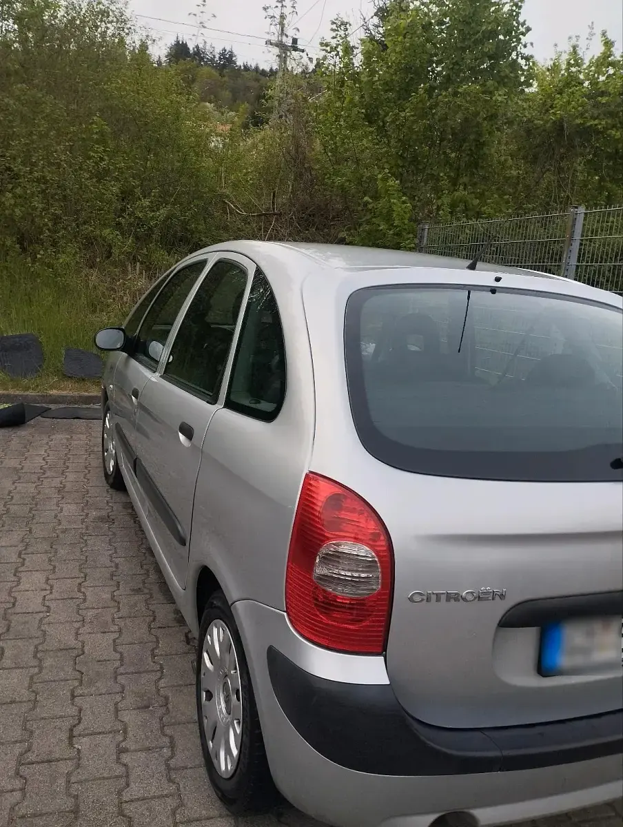 Gebraucht Citroën Xsara Picasso 109 PS (80 kW) 2006 Silber Van / Kleinbus