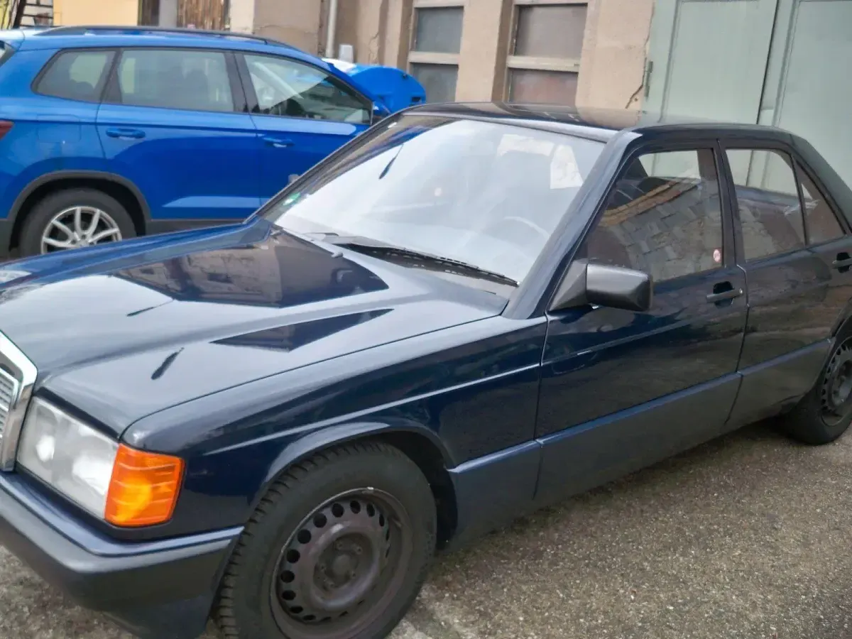 Gebraucht Mercedes 190 109 PS (80 kW) 1993 Blau Limousine