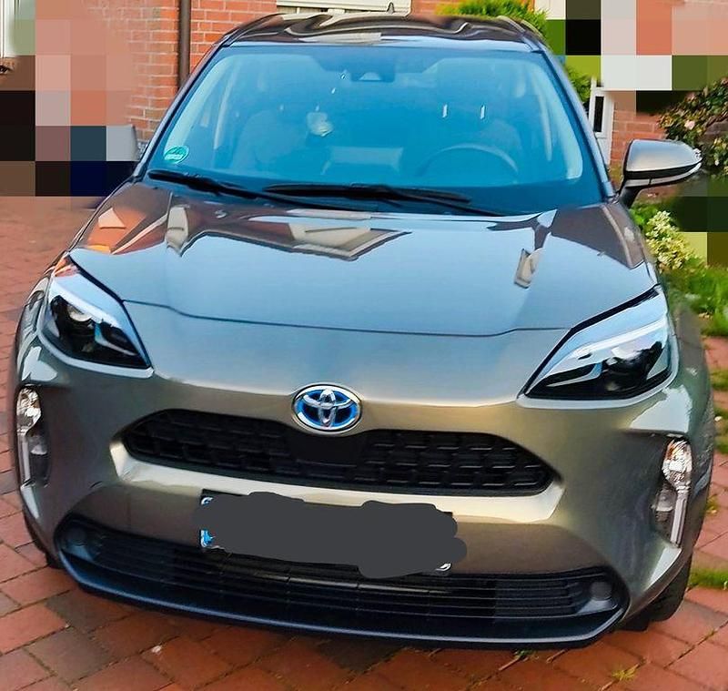 Gebraucht 2022 Toyota Yaris Cross Business Edition SUV | 22.250 € (Guter Preis) - Bild 1/4