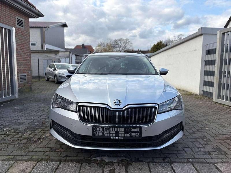 Gebraucht Skoda Superb Ambition 150 PS (110 kW) 2022 Silber Kombi
