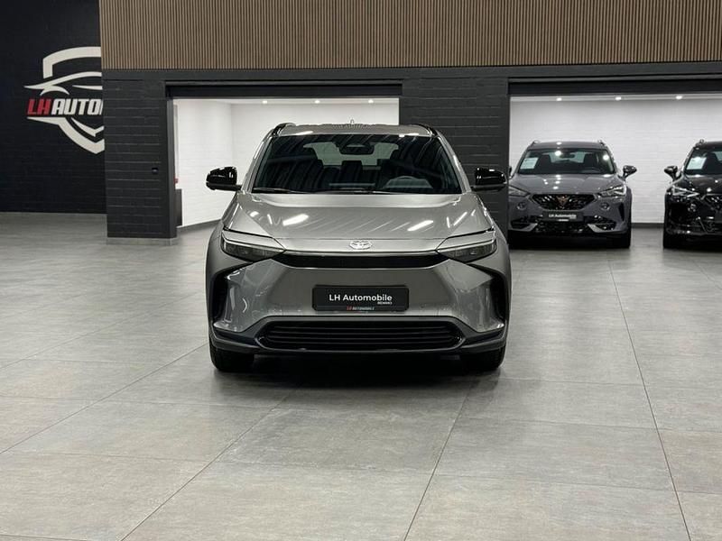Gebraucht Toyota bZ4X 150 kW (204 PS) 2023 Grau SUV
