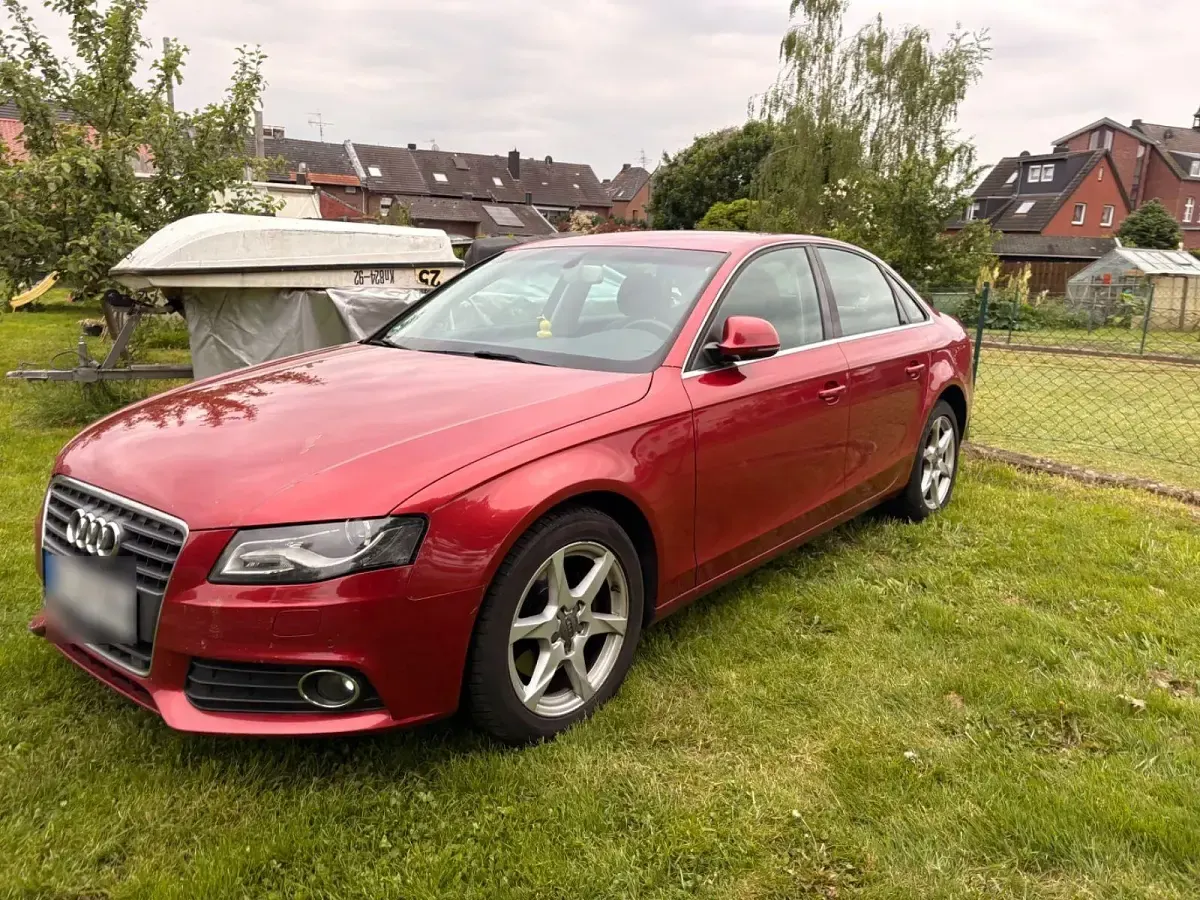 Gebraucht Audi A4 Ambiente 160 PS (117 kW) 2009 Rot Limousine