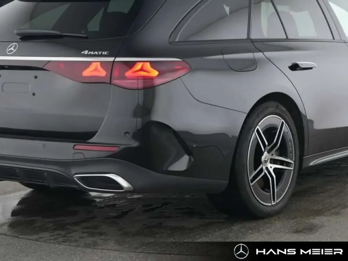 Gebraucht Mercedes E300 AMG 313 PS (230 kW) 2024 Lack obsidianschwarz Kombi