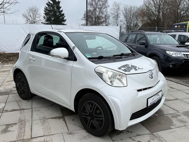 Używany Toyota iQ Basis 90 KM (66 kW) 2009 Biały Hatchback