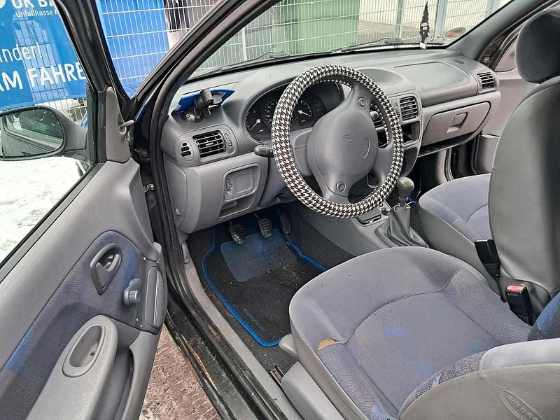 Gebraucht Renault Clio II 65 PS (47 kW) 1998 Schwarz Limousine